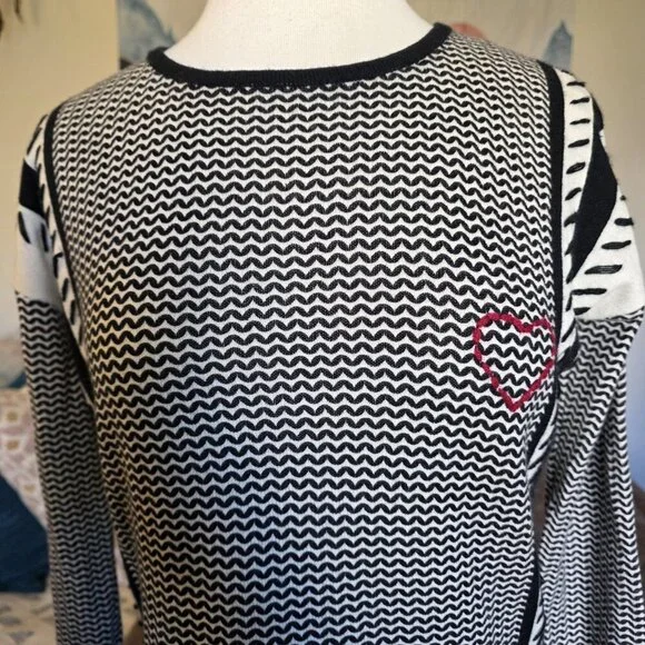 Iphoria 100% Cashmere Fringe Sweater XS Black White Graphic Heart Boho Luxe Art - Picture 8 of 16